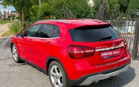 Mercedes-Benz GLA, 2019 год, 2 600 000 рублей, 4 фотография