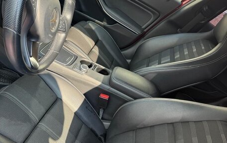 Mercedes-Benz GLA, 2019 год, 2 600 000 рублей, 14 фотография