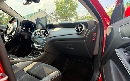 Mercedes-Benz GLA, 2019 год, 2 600 000 рублей, 17 фотография