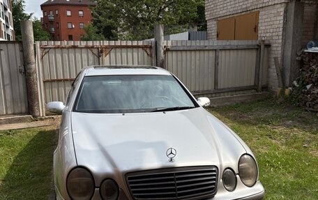 Mercedes-Benz CLK-Класс, 2000 год, 650 000 рублей, 1 фотография