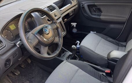 Skoda Fabia II, 2011 год, 260 000 рублей, 3 фотография