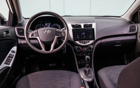 Hyundai Solaris II рестайлинг, 2015 год, 1 195 000 рублей, 8 фотография