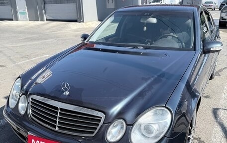 Mercedes-Benz E-Класс, 2003 год, 850 000 рублей, 2 фотография