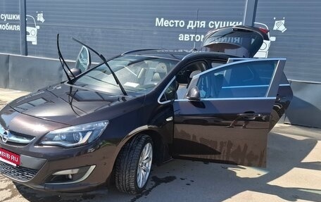 Opel Astra J, 2015 год, 820 000 рублей, 2 фотография