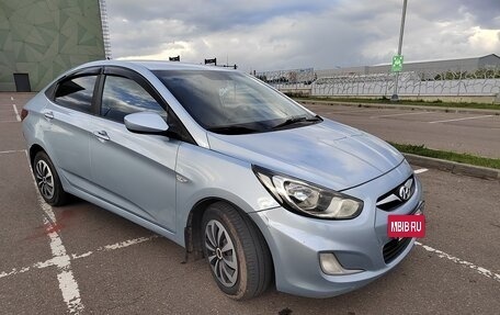 Hyundai Solaris II рестайлинг, 2013 год, 820 000 рублей, 2 фотография