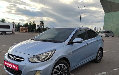 Hyundai Solaris II рестайлинг, 2013 год, 820 000 рублей, 3 фотография