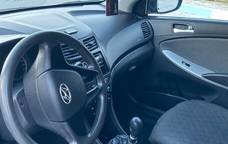 Hyundai Solaris II рестайлинг, 2012 год, 720 000 рублей, 11 фотография