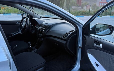 Hyundai Solaris II рестайлинг, 2012 год, 720 000 рублей, 13 фотография