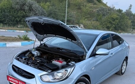 Hyundai Solaris II рестайлинг, 2012 год, 720 000 рублей, 3 фотография