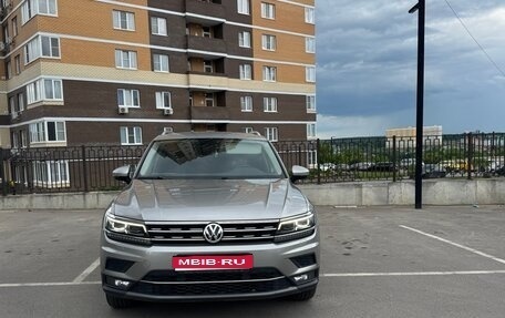 Volkswagen Tiguan II, 2018 год, 2 550 000 рублей, 1 фотография