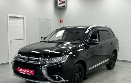 Mitsubishi Outlander III рестайлинг 3, 2018 год, 2 100 000 рублей, 1 фотография