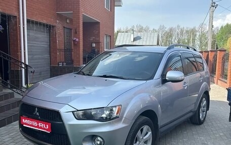 Mitsubishi Outlander III рестайлинг 3, 2011 год, 1 350 000 рублей, 1 фотография