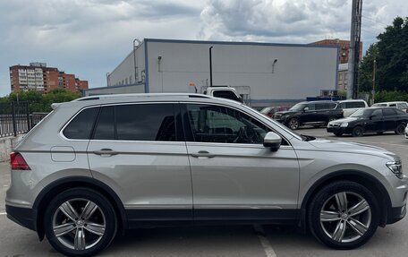 Volkswagen Tiguan II, 2018 год, 2 550 000 рублей, 4 фотография