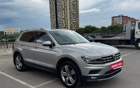 Volkswagen Tiguan II, 2018 год, 2 550 000 рублей, 3 фотография