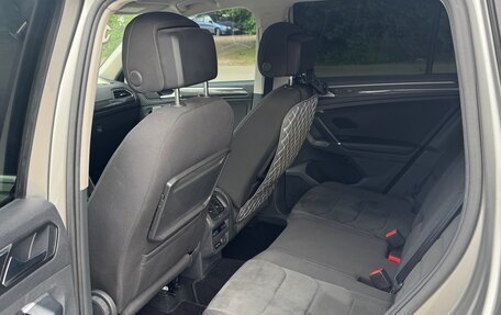 Volkswagen Tiguan II, 2018 год, 2 550 000 рублей, 19 фотография
