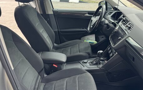 Volkswagen Tiguan II, 2018 год, 2 550 000 рублей, 13 фотография