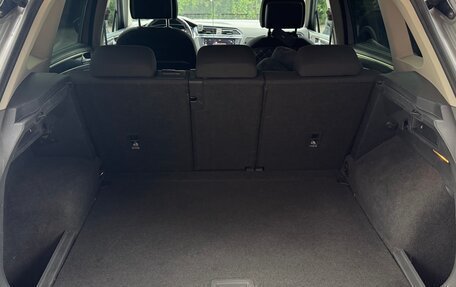 Volkswagen Tiguan II, 2018 год, 2 550 000 рублей, 32 фотография