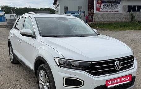 Volkswagen T-Roc I, 2020 год, 2 320 000 рублей, 3 фотография