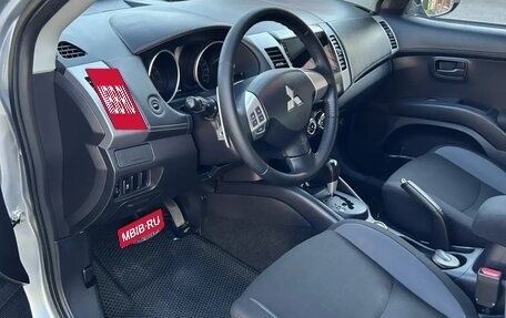 Mitsubishi Outlander III рестайлинг 3, 2011 год, 1 350 000 рублей, 11 фотография