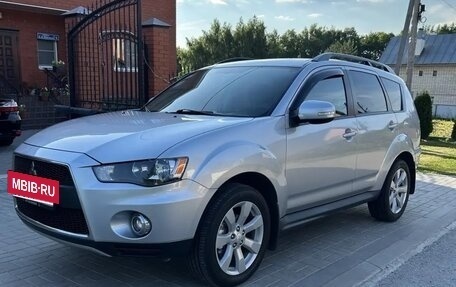 Mitsubishi Outlander III рестайлинг 3, 2011 год, 1 350 000 рублей, 8 фотография