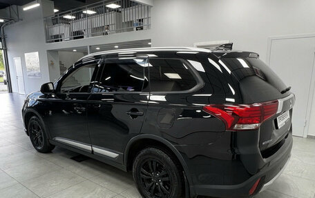 Mitsubishi Outlander III рестайлинг 3, 2018 год, 2 100 000 рублей, 5 фотография