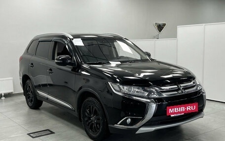 Mitsubishi Outlander III рестайлинг 3, 2018 год, 2 100 000 рублей, 2 фотография