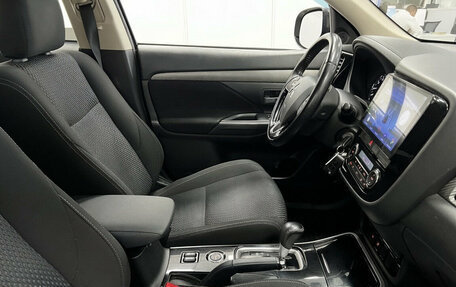 Mitsubishi Outlander III рестайлинг 3, 2018 год, 2 100 000 рублей, 13 фотография