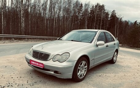 Mercedes-Benz C-Класс, 2003 год, 510 000 рублей, 1 фотография