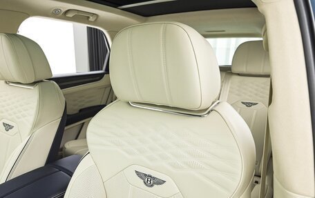 Bentley Bentayga I, 2025 год, 29 000 000 рублей, 10 фотография