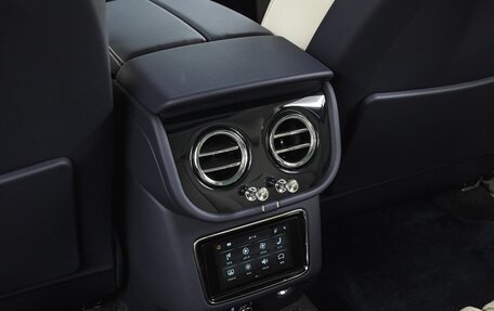 Bentley Bentayga I, 2025 год, 29 000 000 рублей, 20 фотография