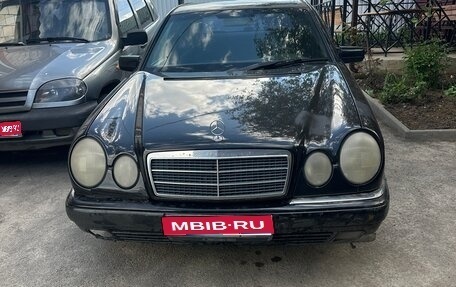 Mercedes-Benz E-Класс, 1997 год, 200 000 рублей, 1 фотография
