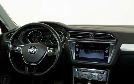 Volkswagen Tiguan II, 2020 год, 2 698 000 рублей, 13 фотография