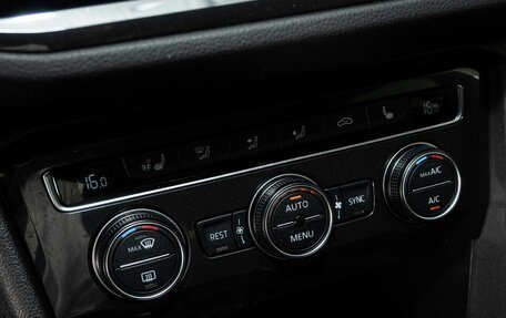 Volkswagen Tiguan II, 2020 год, 2 698 000 рублей, 11 фотография