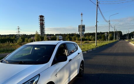 Hyundai Solaris II рестайлинг, 2015 год, 575 000 рублей, 3 фотография