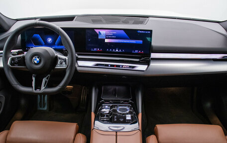 BMW 5 серия, 2024 год, 7 780 000 рублей, 14 фотография