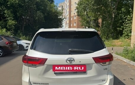 Toyota Highlander III, 2017 год, 3 800 000 рублей, 4 фотография