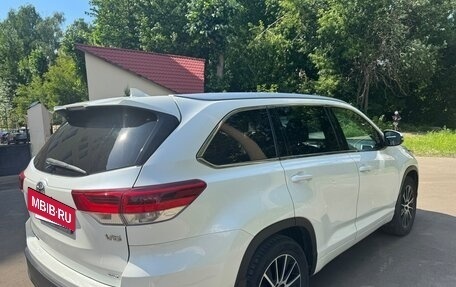 Toyota Highlander III, 2017 год, 3 800 000 рублей, 3 фотография