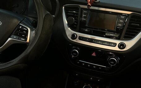 Hyundai Solaris II рестайлинг, 2017 год, 1 050 000 рублей, 10 фотография