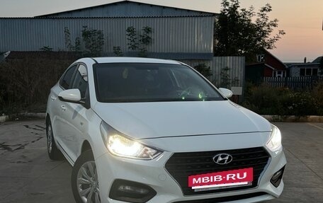 Hyundai Solaris II рестайлинг, 2017 год, 1 050 000 рублей, 3 фотография
