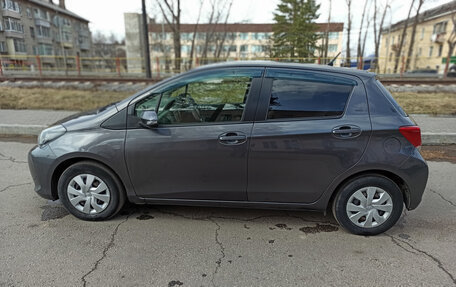 Toyota Vitz, 2014 год, 620 000 рублей, 3 фотография