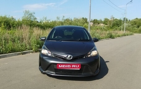 Toyota Vitz, 2014 год, 620 000 рублей, 2 фотография
