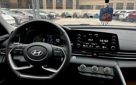Hyundai Elantra, 2022 год, 1 335 000 рублей, 8 фотография