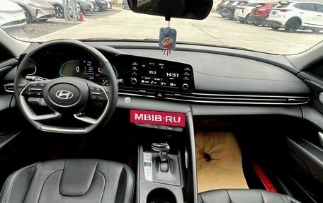 Hyundai Elantra, 2022 год, 1 335 000 рублей, 10 фотография