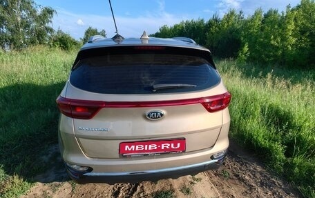 KIA Sportage IV рестайлинг, 2020 год, 2 400 000 рублей, 1 фотография