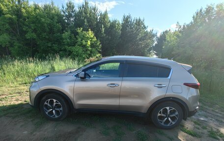 KIA Sportage IV рестайлинг, 2020 год, 2 400 000 рублей, 3 фотография