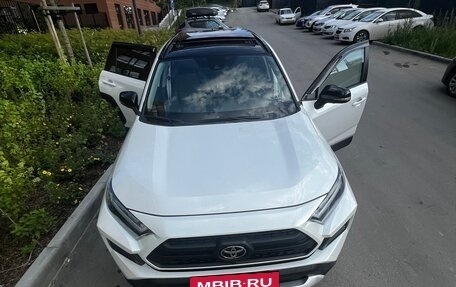 Toyota RAV4, 2024 год, 3 580 000 рублей, 6 фотография