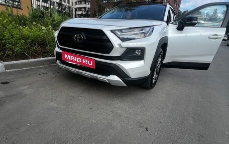 Toyota RAV4, 2024 год, 3 580 000 рублей, 7 фотография