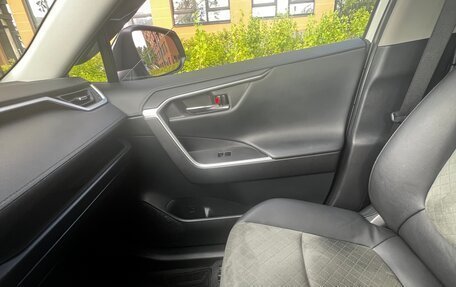 Toyota RAV4, 2024 год, 3 580 000 рублей, 13 фотография
