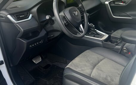 Toyota RAV4, 2024 год, 3 580 000 рублей, 10 фотография
