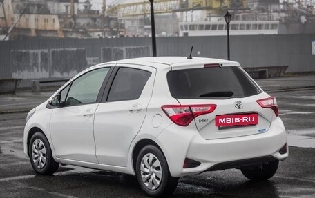 Toyota Vitz, 2017 год, 879 000 рублей, 9 фотография